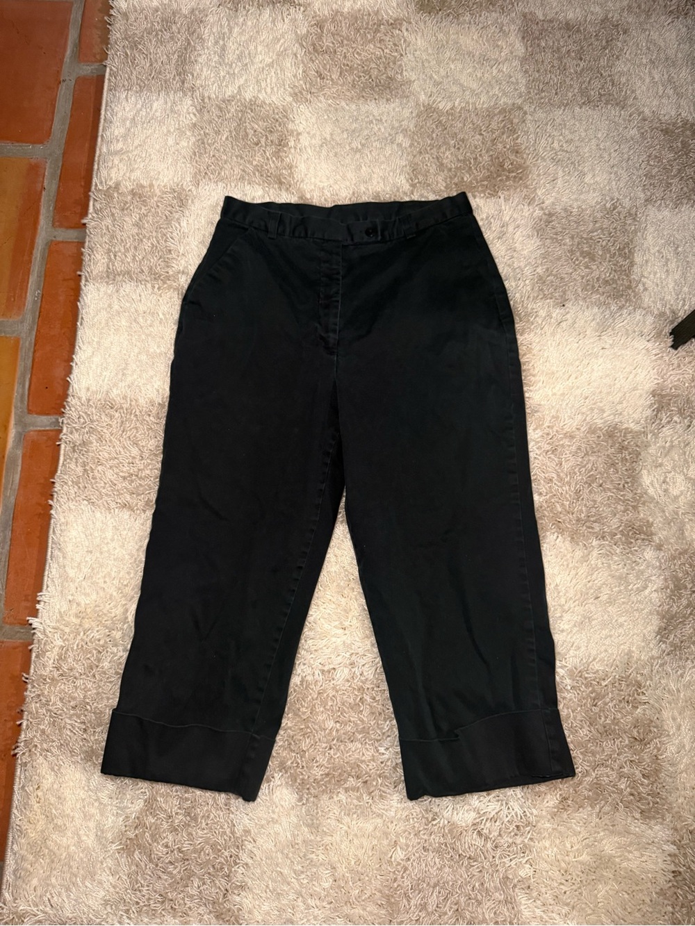 Northcrest Black Cropped Capris